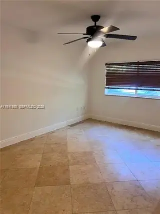 Propiedad en alquiler con 3 habitaciones y 2 baños en Pinecrest