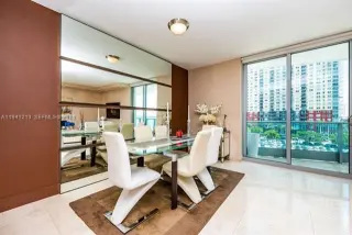 Propiedad en alquiler con 2 habitaciones y 2 baños en Miami