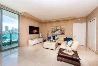 Propiedad en alquiler con 2 habitaciones y 2 baños en Miami