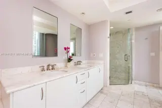 Propiedad en alquiler con 2 habitaciones y 2 baños en Miami