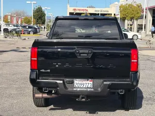 Toyota Tacoma 2025 4x4 SR5 4dr Double Cab 5.0 ft SB
