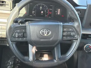 Toyota Tacoma 2025 4x4 SR5 4dr Double Cab 5.0 ft SB
