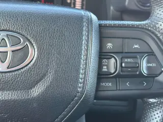 Toyota Tacoma 2025 4x4 SR5 4dr Double Cab 5.0 ft SB