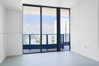 Propiedad en alquiler con 1 dormitorio y 1.5 baños en Miami