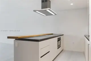 Propiedad en alquiler con 1 dormitorio y 1.5 baños en Miami