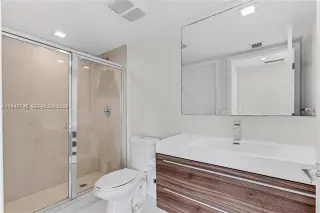 Propiedad en alquiler con 2 habitaciones y 2 baños en Miami