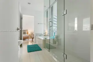 Propiedad en alquiler con 3 habitaciones y 3 baños en Miami