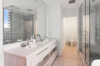Propiedad en alquiler con 3 habitaciones y 3 baños en Miami