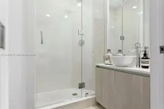 Propiedad en alquiler con 3 habitaciones y 3 baños en Miami