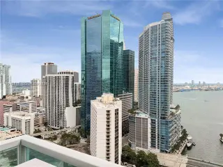 Propiedad en alquiler con 3 habitaciones y 2.5 baños en Miami