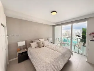 Propiedad en alquiler con 3 habitaciones y 2.5 baños en Miami