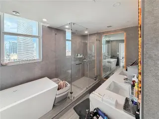Propiedad en alquiler con 3 habitaciones y 2.5 baños en Miami