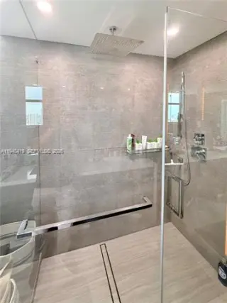 Propiedad en alquiler con 3 habitaciones y 2.5 baños en Miami