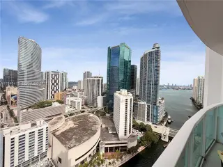 Propiedad en alquiler con 3 habitaciones y 2.5 baños en Miami