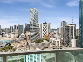 Propiedad en alquiler con 3 habitaciones y 2.5 baños en Miami