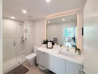 Propiedad en alquiler con 3 habitaciones y 2.5 baños en Miami