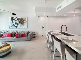 Propiedad en alquiler con 3 habitaciones y 2.5 baños en Miami