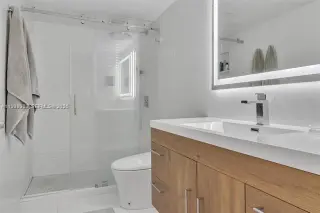 Propiedad en alquiler con 2 habitaciones y 2 baños en Miami Beach