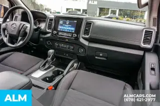 Nissan Frontier 2022 4x4 SV 4dr Crew Cab 5 ft. SB