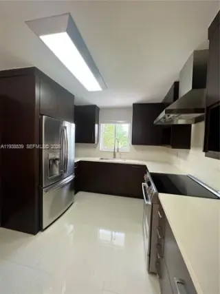 Propiedad en alquiler con 4 habitaciones y 3 baños en Pinecrest