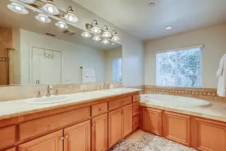 Propiedad en alquiler con 4 habitaciones y 2.5 baños en Carlsbad