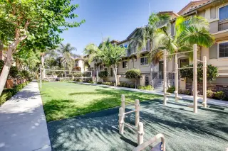 Propiedad en alquiler con 4 habitaciones y 2.5 baños en Carlsbad