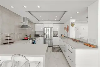 Propiedad en alquiler con 3 habitaciones y 3 baños en Miami Beach