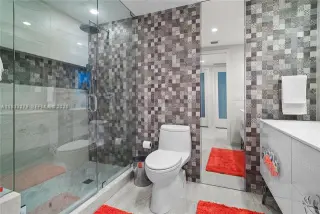 Propiedad en alquiler con 3 habitaciones y 3 baños en Miami Beach