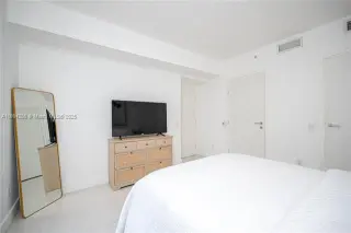Propiedad en alquiler con 1 dormitorio y 1.5 baños en Miami