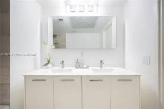 Propiedad en alquiler con 1 dormitorio y 1.5 baños en Miami