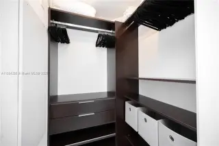 Propiedad en alquiler con 1 dormitorio y 1.5 baños en Miami