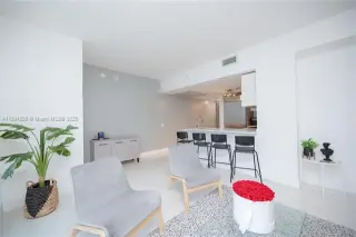 Propiedad en alquiler con 1 dormitorio y 1.5 baños en Miami
