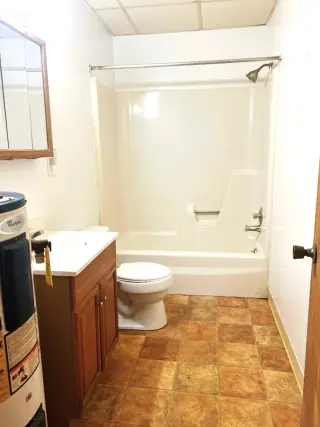 Propiedad en alquiler con 0 habitaciones y 1 baño en Steubenville