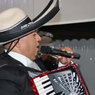 MARIACHIS EN MIAMI
