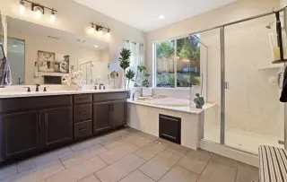 Propiedad en alquiler con 4 habitaciones y 3 baños en Oakley