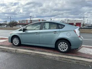 2013 Toyota Prius Plug-in Hybrid Advanced