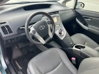 2013 Toyota Prius Plug-in Hybrid Advanced