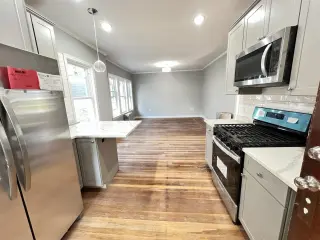 Propiedad en alquiler con 3 habitaciones y 2 baños en East Boston