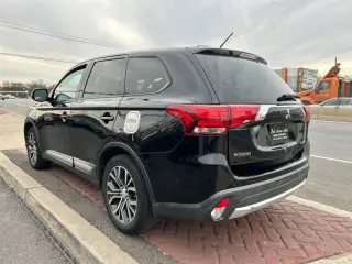 2016 Mitsubishi Outlander ES