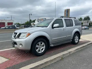 2008 Nissan Pathfinder SE