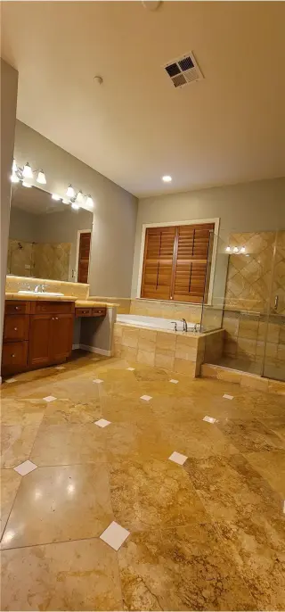 Propiedad en alquiler con 4 habitaciones y 3 baños en Brentwood