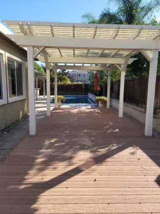 Propiedad en alquiler con 4 habitaciones y 3 baños en Brentwood