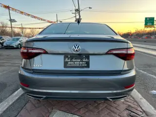2019 Volkswagen Jetta SEL Premium