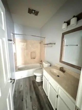 Propiedad en alquiler con 4 habitaciones y 4 baños en Waco