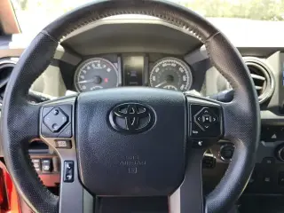 Toyota Tacoma 2017 4x2 TRD Off-Road 4dr Double Cab 5.0 ft SB