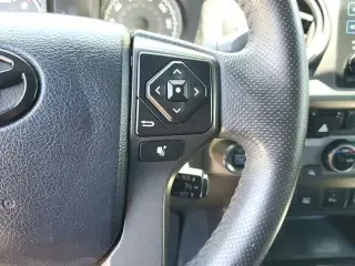 Toyota Tacoma 2017 4x2 TRD Off-Road 4dr Double Cab 5.0 ft SB