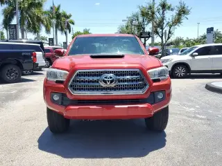 Toyota Tacoma 2017 4x2 TRD Off-Road 4dr Double Cab 5.0 ft SB
