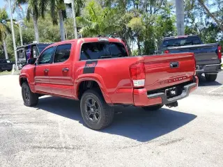 Toyota Tacoma 2017 4x2 TRD Off-Road 4dr Double Cab 5.0 ft SB