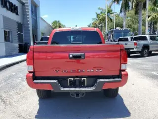 Toyota Tacoma 2017 4x2 TRD Off-Road 4dr Double Cab 5.0 ft SB
