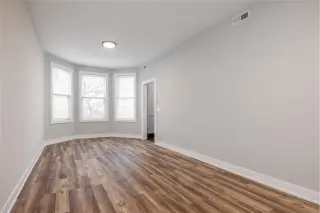 Propiedad en alquiler con 4 habitaciones y 2 baños en Chicago
